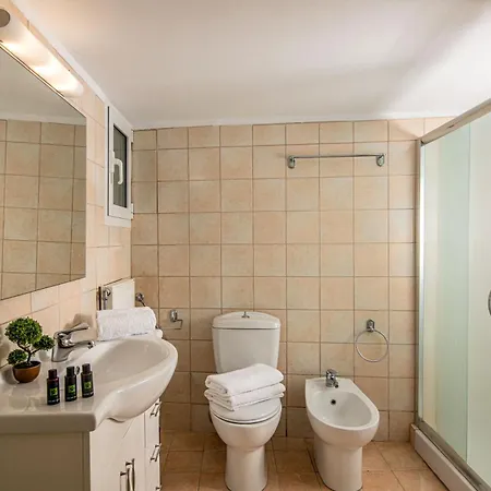 Central Double Bedroom Apartment Heraklion  Exterior photo
