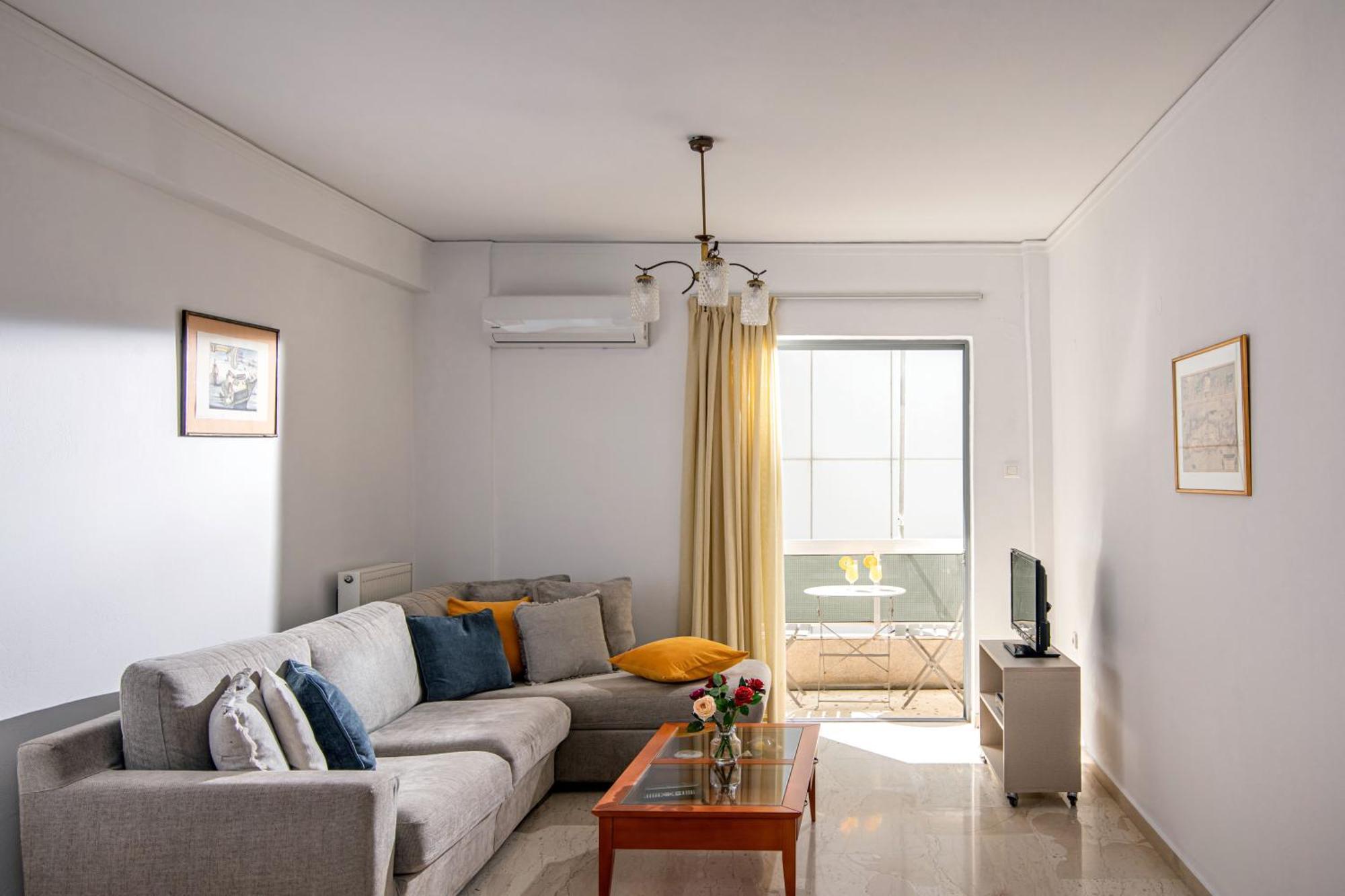 Double Bedroom *